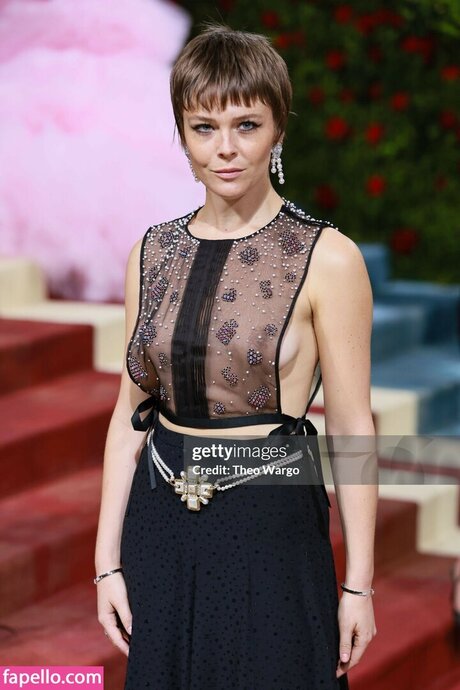 Maggie Rogers hd actress galleries