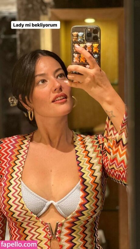 Pelin Akil model pornographic pics