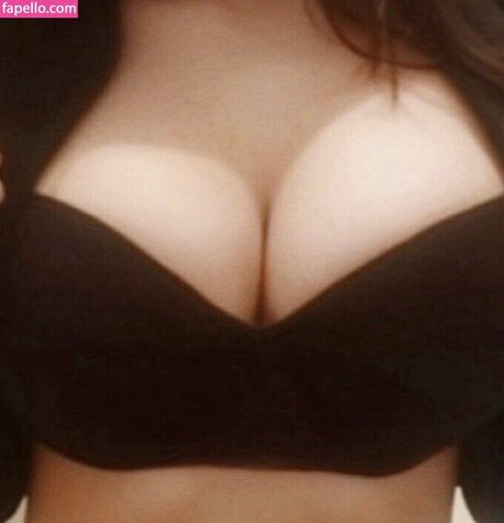 LolaPinky pornstar naked gallery