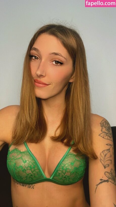 Stella Vegas model exclusive gallery