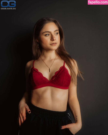 Alinakhani model sexy img