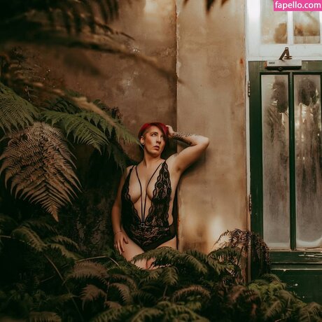 knee deep in life perfect model archive