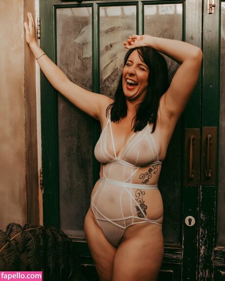 knee deep in life pornstar exclusive pics