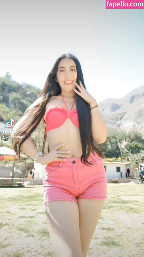 Nicole Dayana nude model gallery