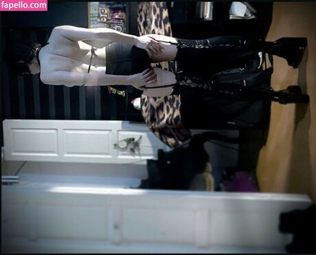 elinoiiddx pornstar image