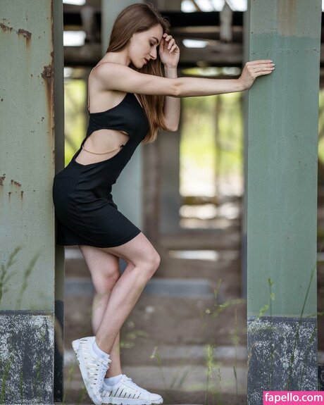 Larissa Schmiederer hd model photo