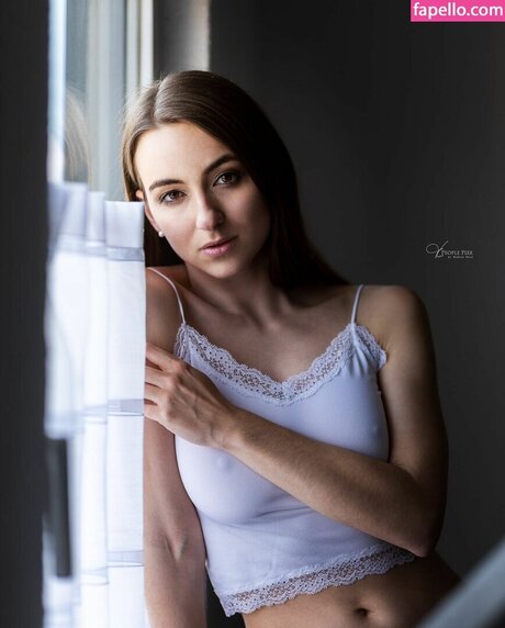 Larissa Schmiederer exclusive actress picture