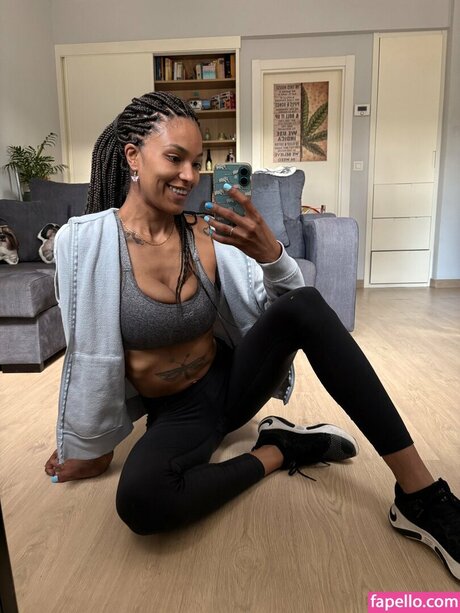 itszurihill free pornstar image