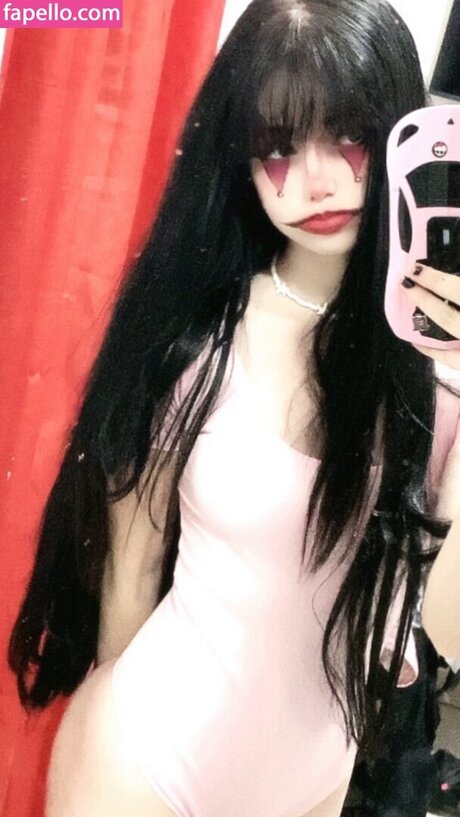 nameluaa nudes model gallery