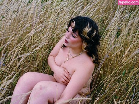 Lola Young hd pornstar img