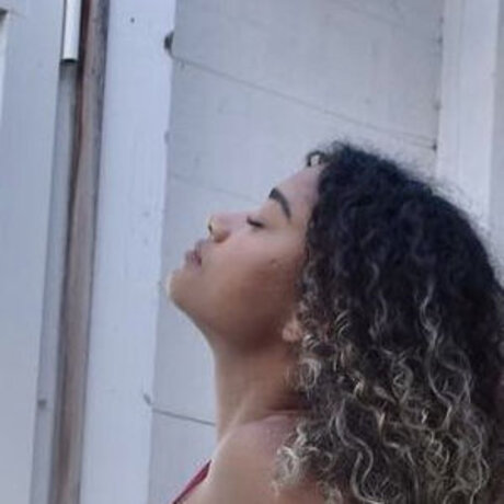 wahyne model nudes photos