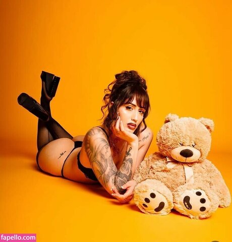 Kissofvogue top actress pic