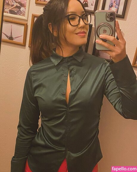 renathashen pornstar photo