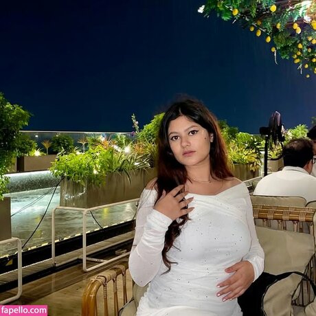 Khushi Tomar hot actress photos