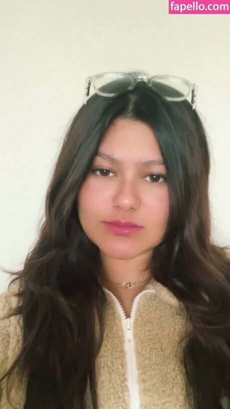 Khushi Tomar model top pictures