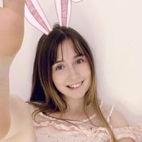 Kitten Kira art model picture