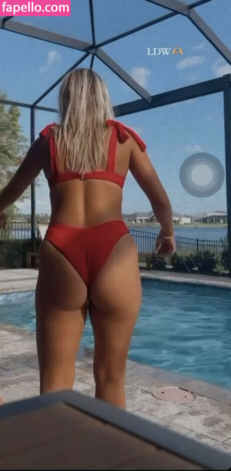 Cayla Vanderbaan star hot pictures