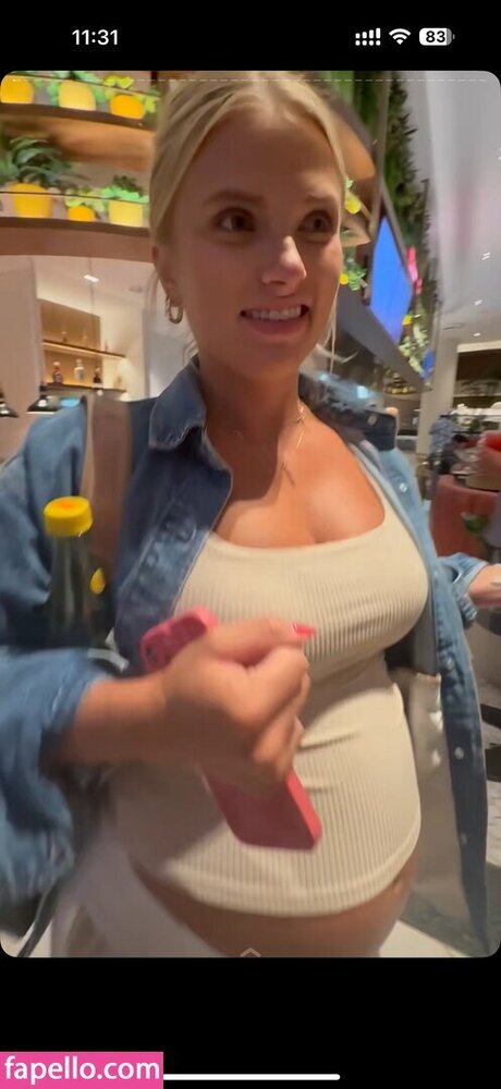 Cayla Vanderbaan hot actress pic