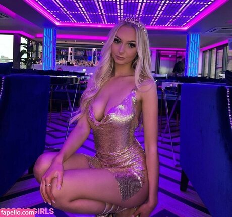 Mimi Malthouse UK model art pictures