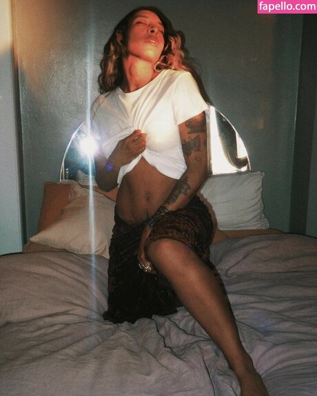 Spellling star exclusive pic