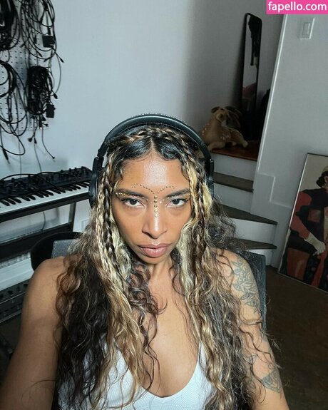 Spellling star exclusive gallery