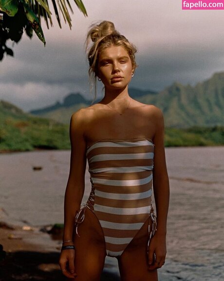 Ellie Thumann model porn img