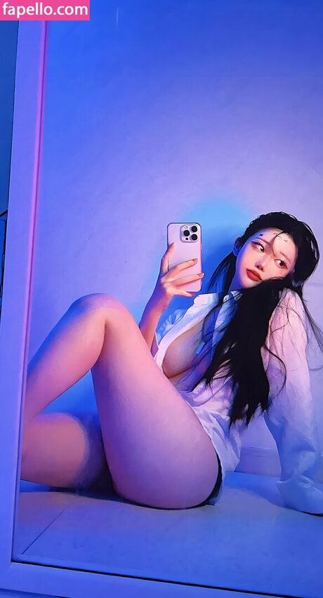 Evawishx naked model pics