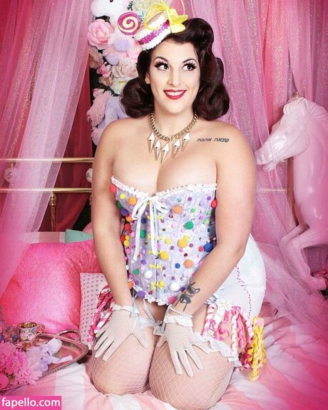 Roxy Torpedo beautiful actress photos