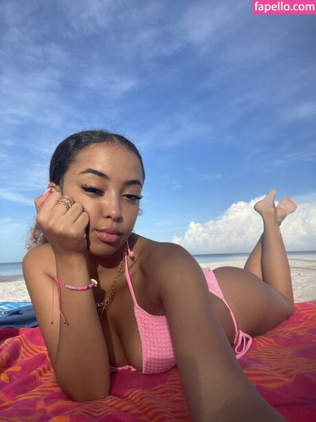 EmmaSupremacyy model pornographic image