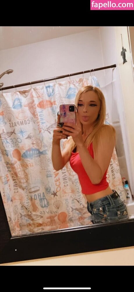 Kelly Lyn porn model archive