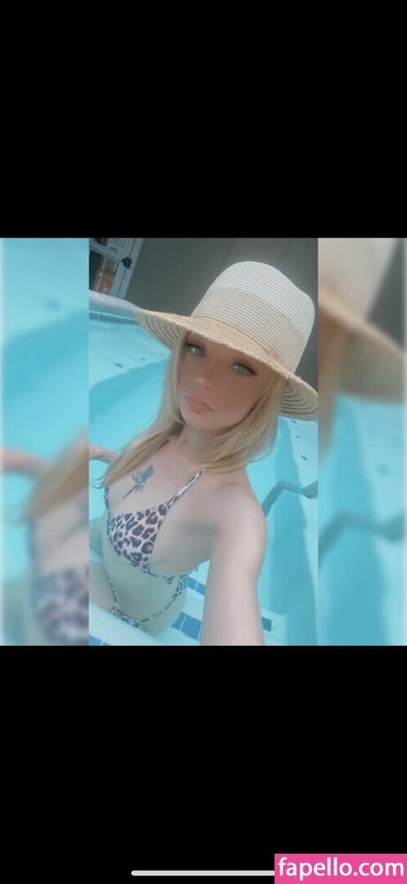 Kelly Lyn nice model picture