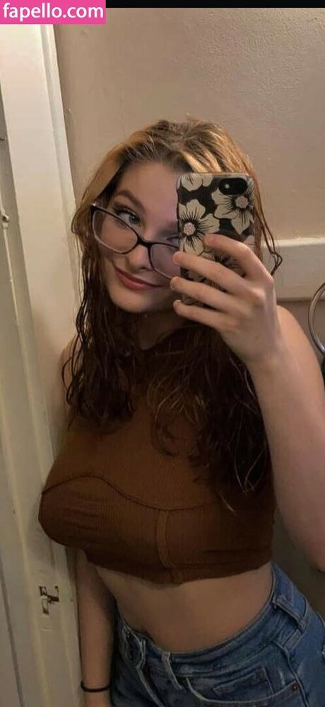 MaddyYoDaddy nude star img