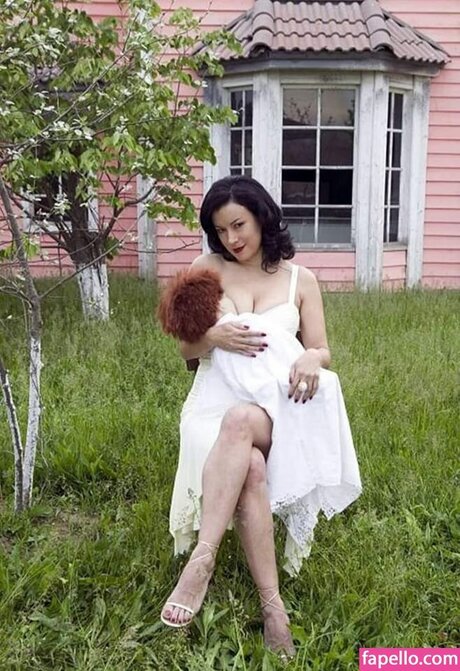 Jennifer Tilly beautiful actress image