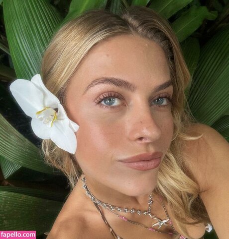 Xandra Pohl hot model galleries