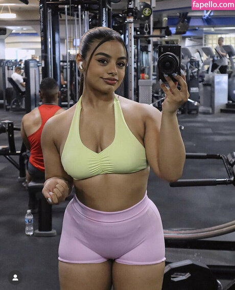 A vriell star sexy image