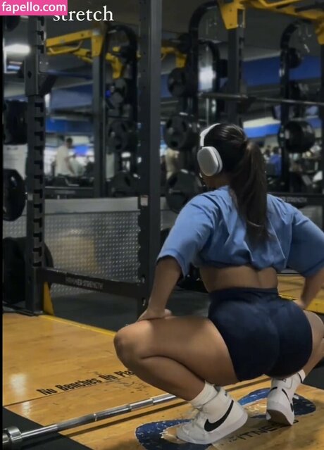 A vriell pornographic model pic