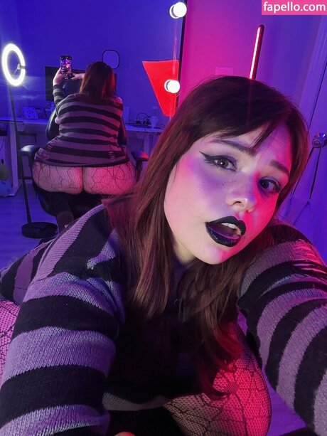 Ember Iska star porn photo