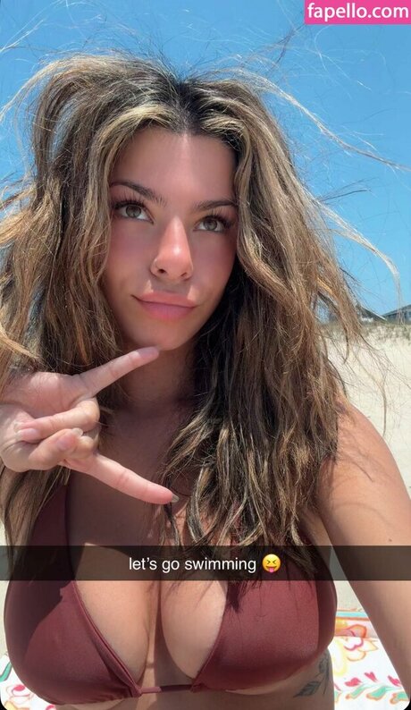 Julia Carrano nudes model picture