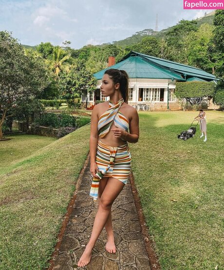 Tslanaxoxo nudes model photo