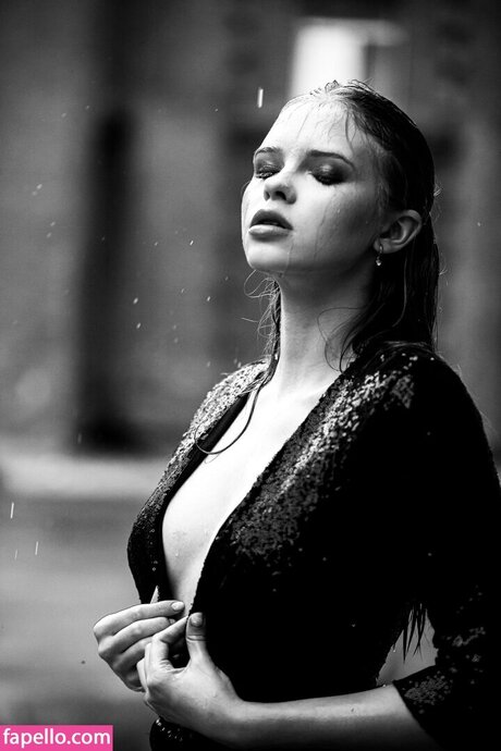 Eva Lee Model top pornstar image