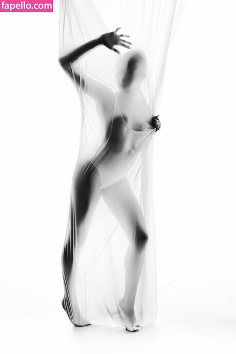 Eva Lee Model nude star pics