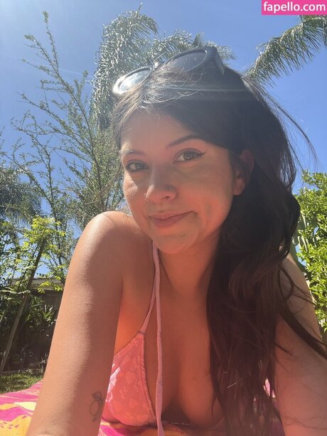 aygela erotic model picture