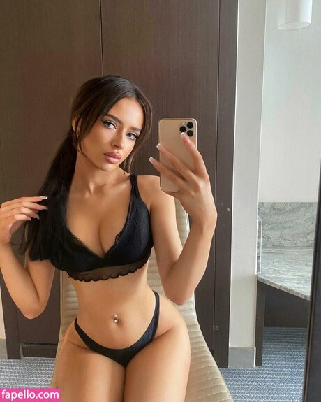 capriceaterrell model xxx picture