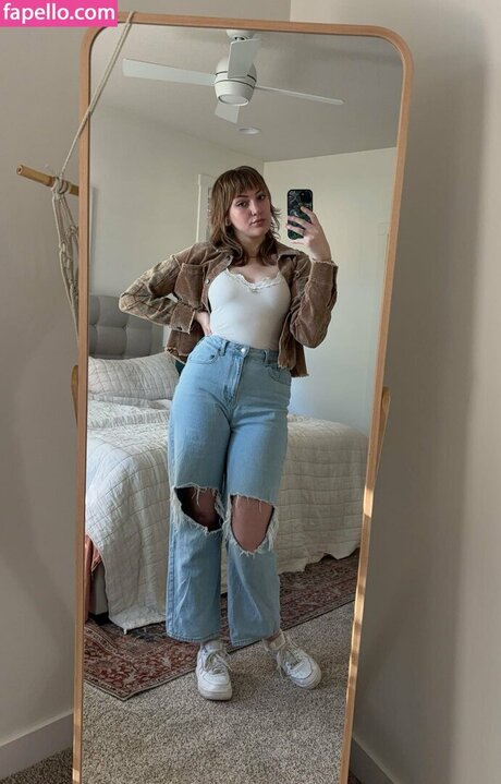 atrophicbtrfly pornographic model archive