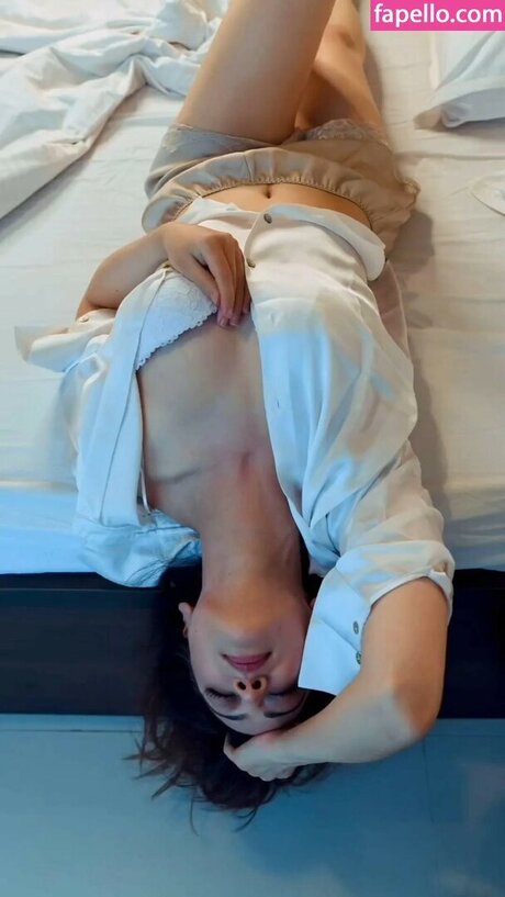 Sandeepa Dhar erotic star photos