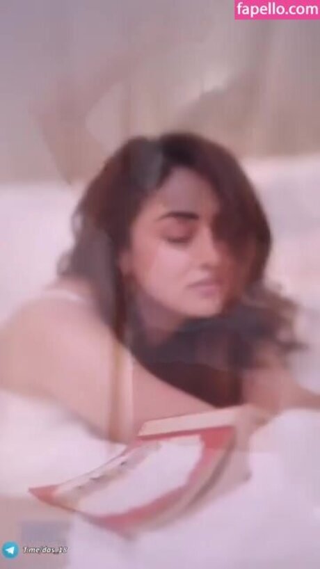 Sandeepa Dhar pretty star archive