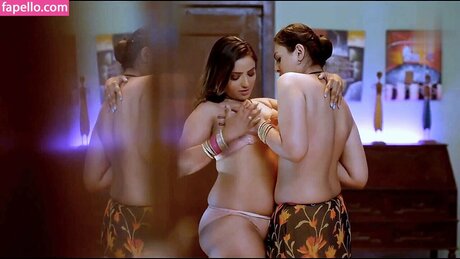 Shyna Khatri hot star img