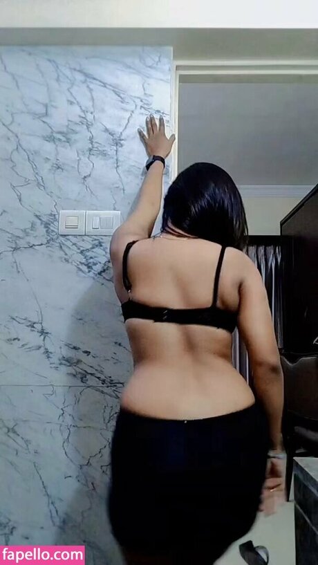 Shyna Khatri best actress pic