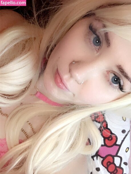 sincerelyneon sexy actress pic