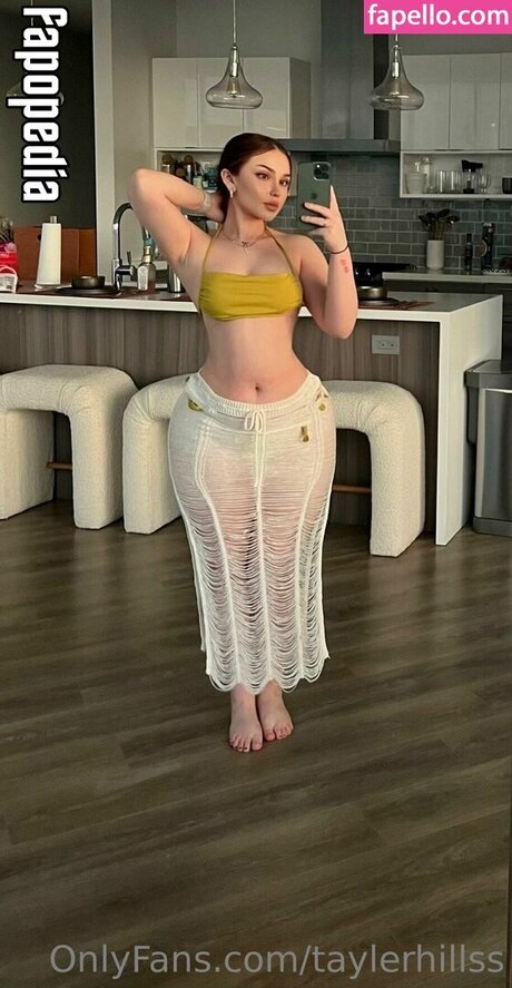 Tayler Hillss nice model img